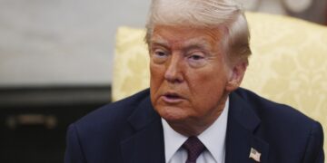 Трамп в разговоре с Путиным хочет поднять вопрос территорий