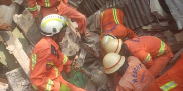 Турист рассказал, как спасали людей из-под завалов в Мандалае