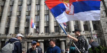 В Белграде остановили работу городского транспорта в день протеста