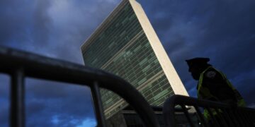 В офисе генсека ООН поддержали разговор Путина и Трампа