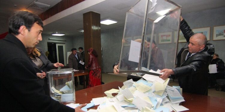 В Таджикистане начались выборы в нижнюю палату парламента