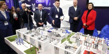 Владимир Мазур приветствовал участников стартовавшего в Томске форума кибербезопасности