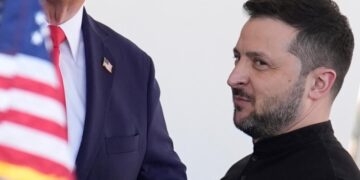 Зеленский заявил, что готов подписать сделку с США