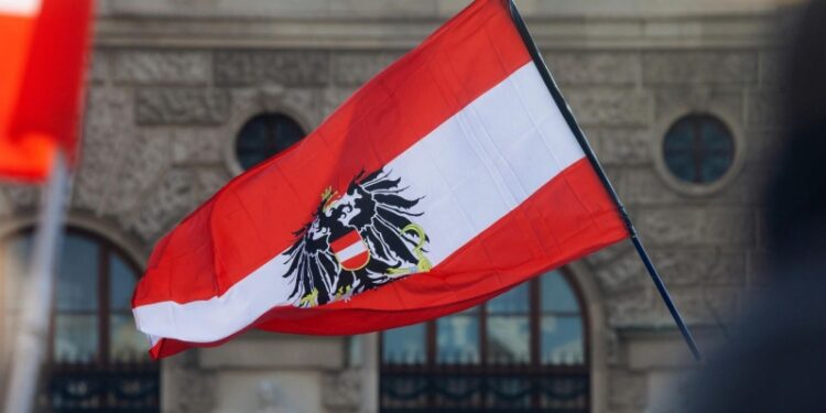 Австрийский министр призвал к переговорам с Трампом по пошлинам