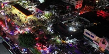 Число погибших при обрушении крыши в клубе в Доминикане возросло до 66