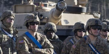 «Есть задачи поважнее». Трамп собирает силы для борьбы с главным врагом