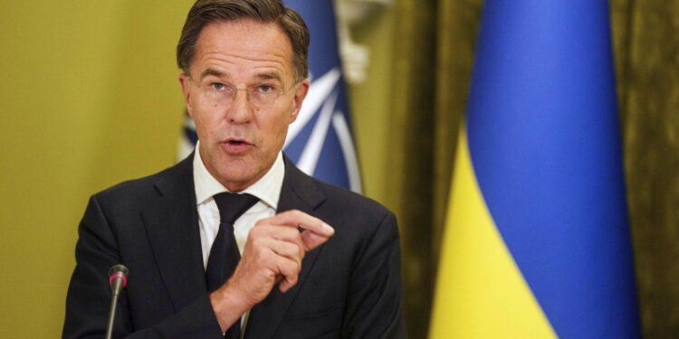 Генсек НАТО утверждает, что конфликт на Украине носит глобальный характер