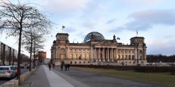 Германия стала участником конфликта на Украине, заявила экс-депутат от АдГ