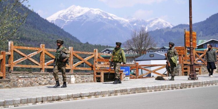 Глава Минобороны Пакистана выразил опасения по поводу конфликта с Индией