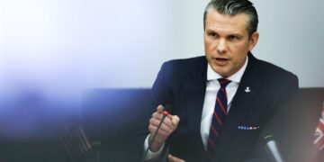 Глава Пентагона оценил работу Уиткоффа на переговорах с Ираном