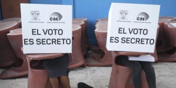Явка во втором туре выборов президента Эквадора составила более 83%