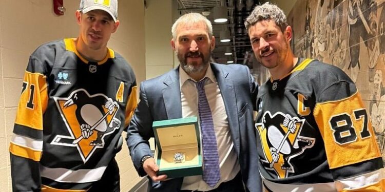 Малкин и Кросби подарили Овечкину дорогой подарок в честь его рекорда в НХЛ