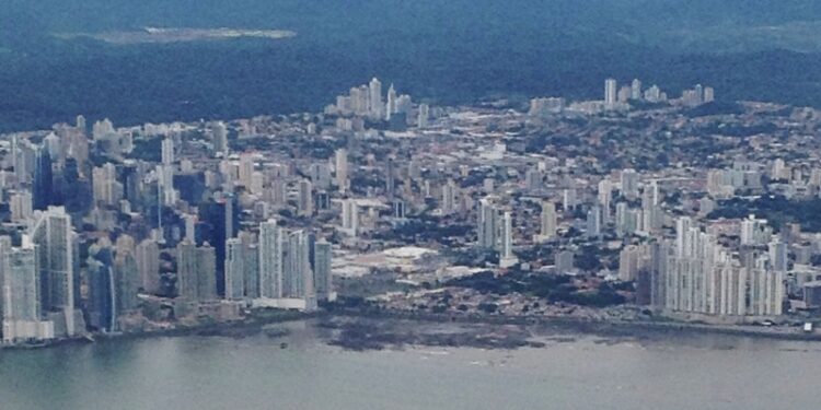 МИД Панамы не раскрыл причину увольнения посла в России, сообщили СМИ