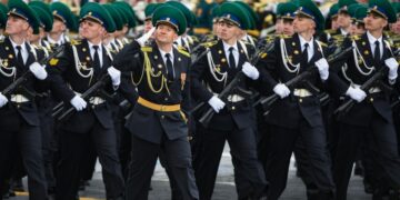 Министр обороны ЮАР посетит парад Победы в Москве