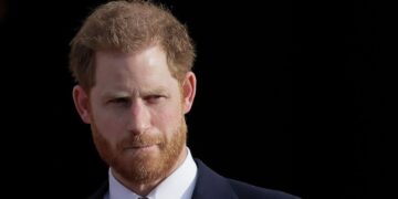 На Украине начался скандал из-за «русского» подарка принцу Гарри во Львове