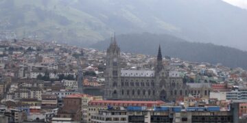 Посольство России потребовало от Эквадора отменить запреты на въезд россиян