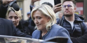 Премьер Италии раскритиковала приговор Ле Пен