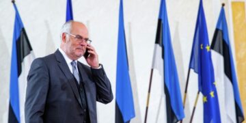 Президент Эстонии утвердил закон, лишающий иностранцев права голоса