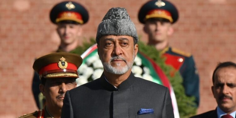 Путин проведет переговоры в узком составе с султаном Омана