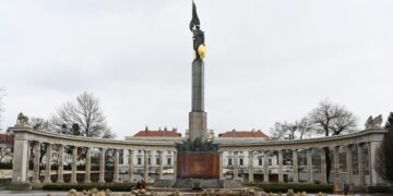 Российских дипломатов не пригласили на празднование дня Победы в Австрии