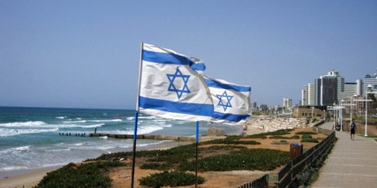 СМИ: Израиль запретил въезд в страну двум британским депутатам