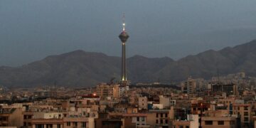 СМИ назвали возможную причину взрыва в иранском порту Бендер-Аббас