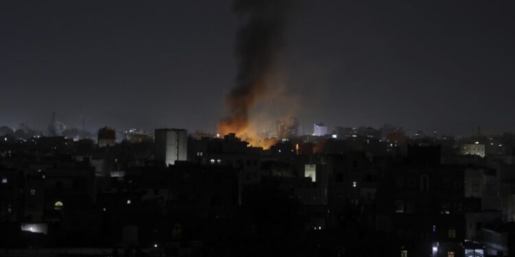 США нанесли уже более 200 ударов по хуситам в Йемене, сообщил Белый дом