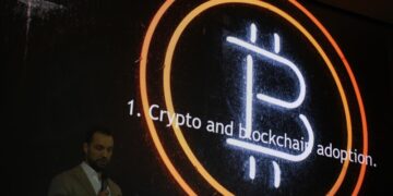 Стоимость биткоина превысила 95 тысяч долларов впервые с 24 февраля