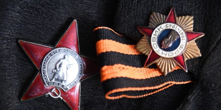 Столетний ветеран ВОВ представил сборник стихов в Армении