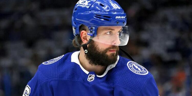 «Тампа» проиграла «Оттаве», Кучеров не набрал очков впервые за 10 игр