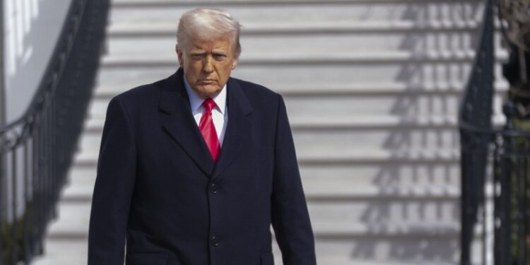 Трамп отправится в Саудовскую Аравию в мае