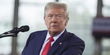 Трамп заявил, что США направят триллионы долларов на погашение госдолга