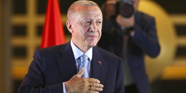 Турция сделает все для решения конфликта на Украине, заявил Эрдоган