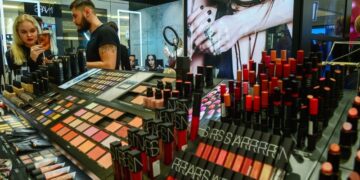 В Казахстане подскочил спрос на российскую косметику