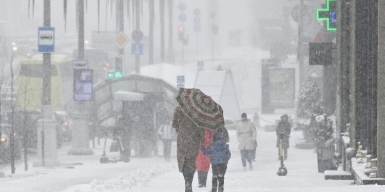 В Минске из-за снегопада отменили футбольный матч