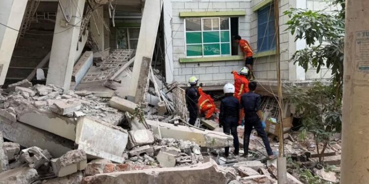 В Мьянме работает мобильная бригада врачей клиники доктора Рошаля