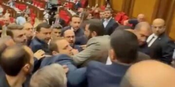 В парламенте Армении произошла драка