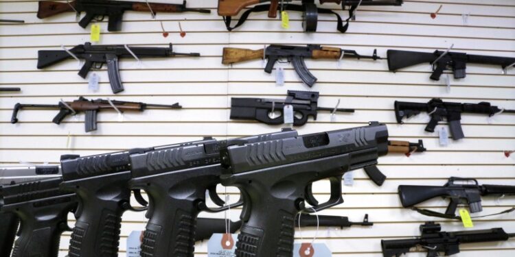 В США отменили политику «нулевой терпимости» по лицензиям на оружие