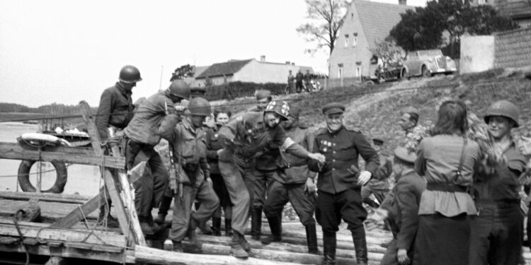 В Торгау отметили важность сохранения памяти о встрече на Эльбе