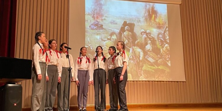 В туркменской школе прошел фестиваль военной песни к 80-летию Победы