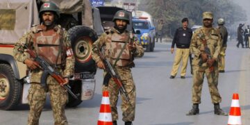 Армия Пакистана сообщила о гибели четырех солдат в бою с террористами