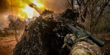 Боец рассказал о «мясных штурмах» ВСУ в поселке Зверево в ДНР