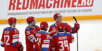 Дмитрий Губерниев отреагировал на призывы запретить показ ЧМ по хоккею