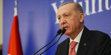 Эрдоган заявил о готовности Турции внести вклад в перемирие на Украине