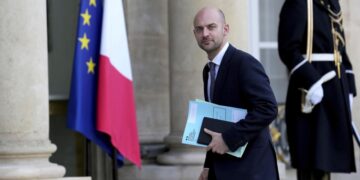 ЕС хочет согласовать с США новый пакет санкций против России, заявил Барро