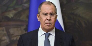 Франция воюет против России, заявил Лавров