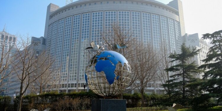 Главы МИД Китая и Бразилии обсудили украинский кризис