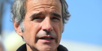 Гросси посетит Россию и Украину