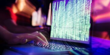 Хакеры получили доступ к контактам главы аппарата Белого дома, пишут СМИ