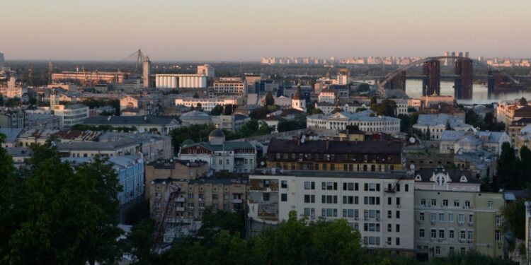 Канадские НПО с 1990-х провоцировали Киев посягать на российские земли